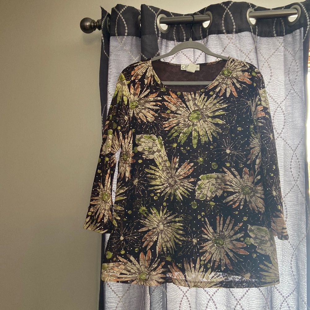 Women’s long sleeve shirt!